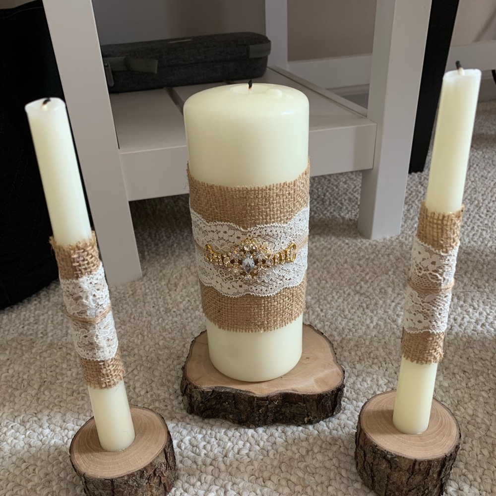 Candle set for wedding with elevated wood pieces